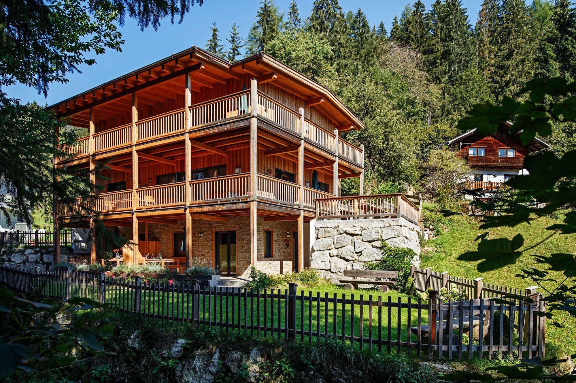 Appartement Waldhaeusl Neukirchen am Grossvenediger Bagian luar foto